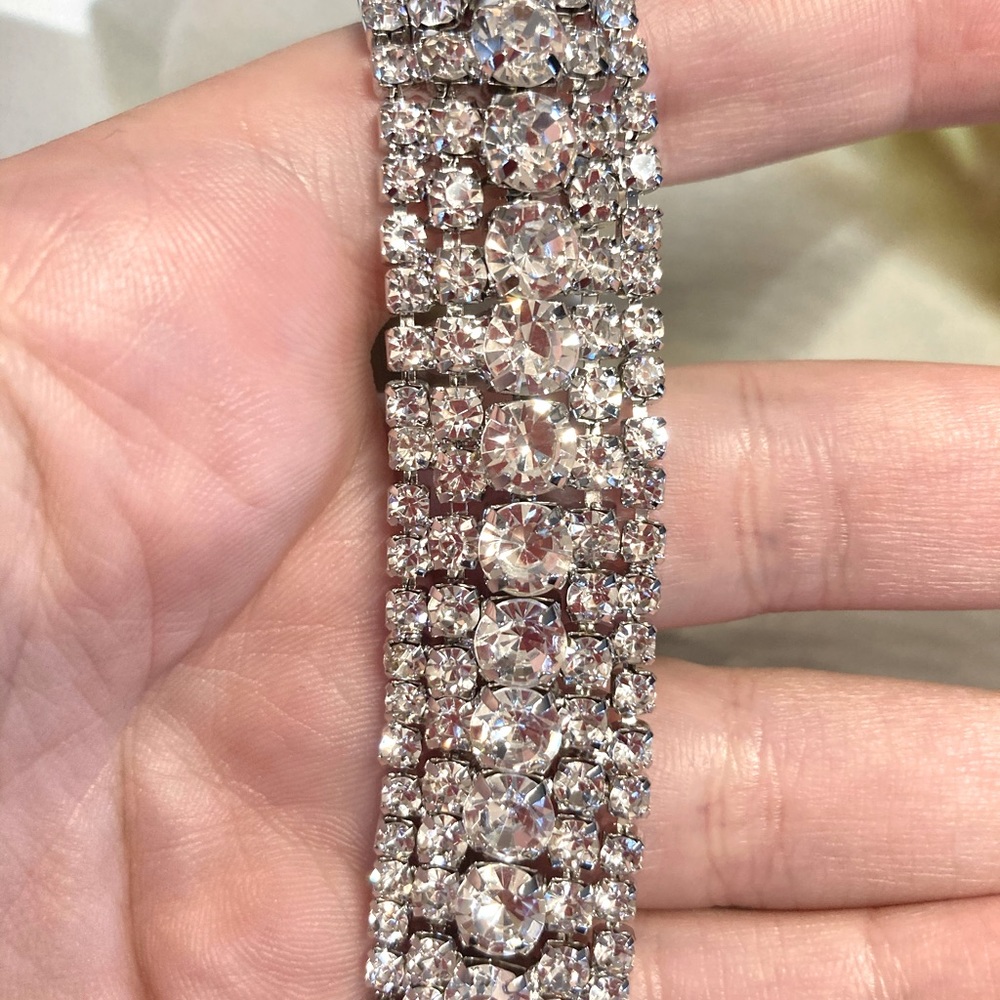 🌟 Rhinestone Crystal Bracelet Tassel - Picture 5 of 6